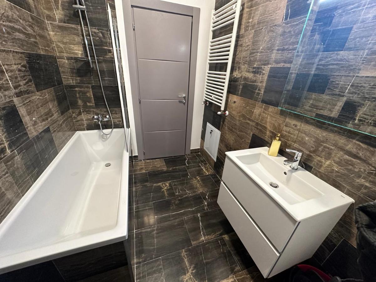 Industrial Touch - Designed Apartman Jászvásár Kültér fotó